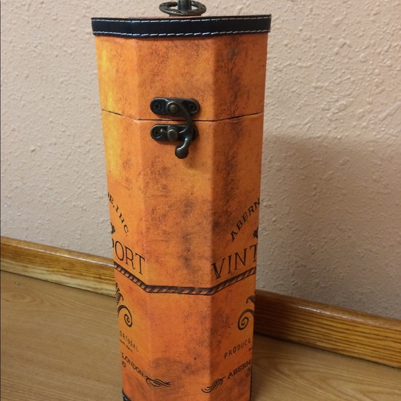 Decor - Picture 3 of 3